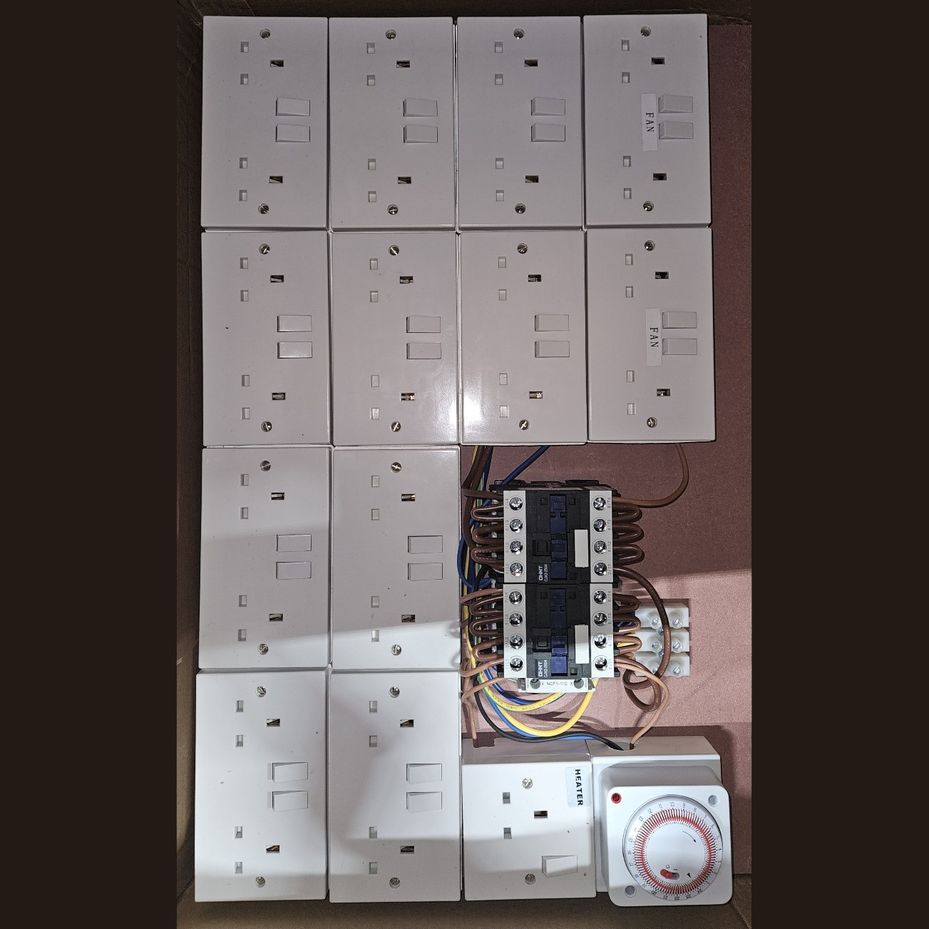 (image for) Contactor 20 Way + 4 Aux